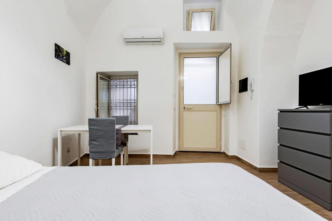 Trinita' 57 Apartments By Wonderful Italy Катания Экстерьер фото