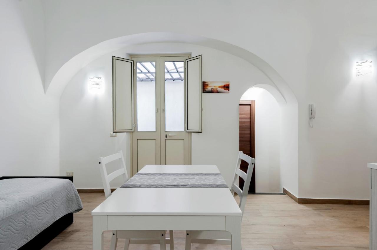 Trinita' 57 Apartments By Wonderful Italy Катания Экстерьер фото